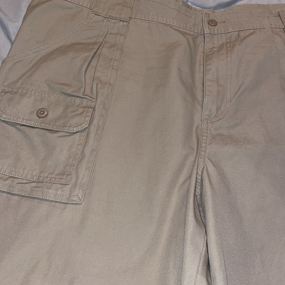 EUC - Cabela’s- men’s 44x32 pants - Picture 2 of 7